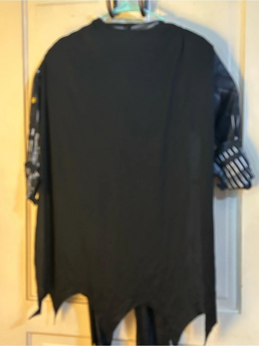 Black Bat-Inspired Kids Costume with Cape
